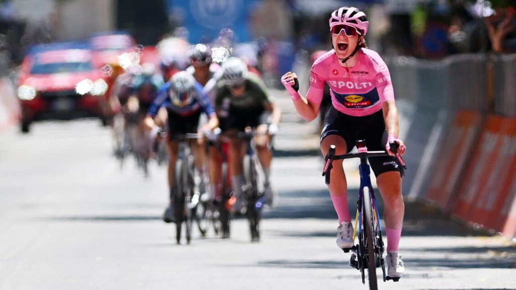 Atlete del Giro d'Italia Women in gara a Caorle, ospitalità per ciclisti Hotel All'Orologio.