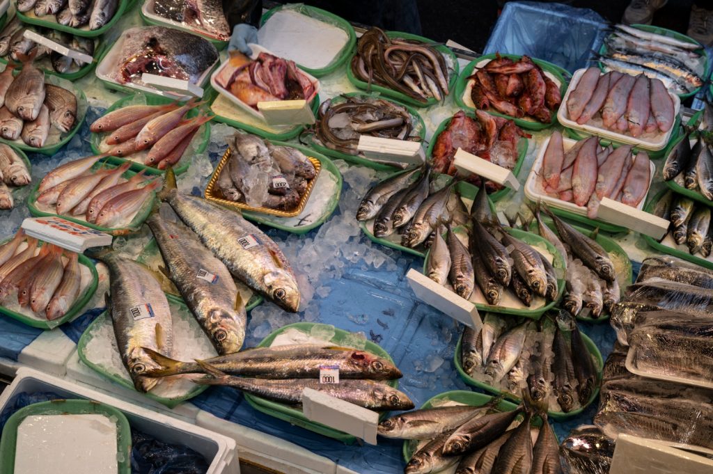 Guida gastronomica ai ristoranti di Caorle, piatti di pesce e specialità locali consigliate dall'Hotel All'Orologio.
