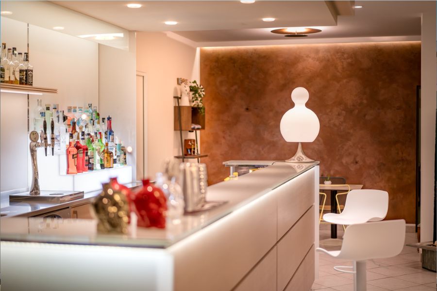 Hotel Caorle All'Orologio Area bar di design e lounge dell'Hotel All'Orologio Boutique B&B a Caorle.